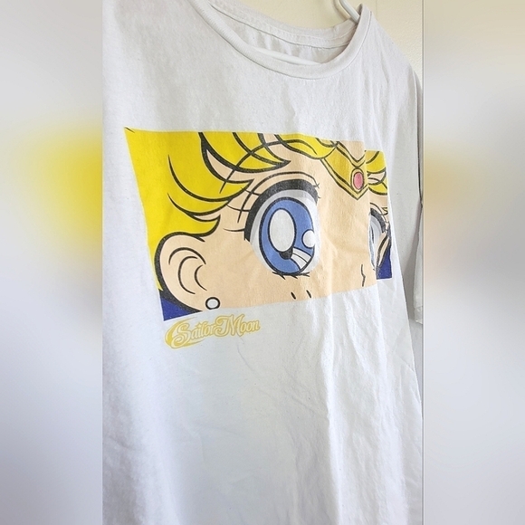Men's Sailor Moon Her Eyes Graphic Tee, Size 2XL - Picture 2 of 3